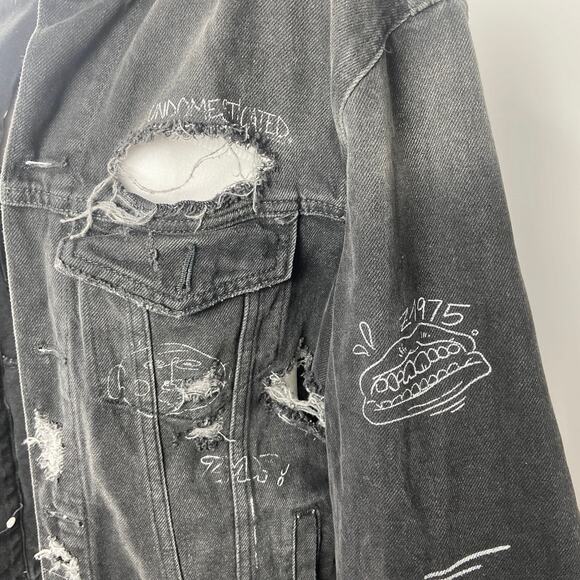 Zara Black Denim Graffiti Illustration Graphic Distressed Jean Jacket Sz M - Picture 5 of 7